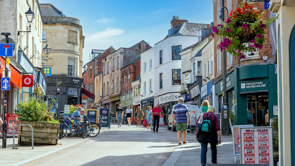 Nursing in Stroud: Studying, working, and living guide Stroud